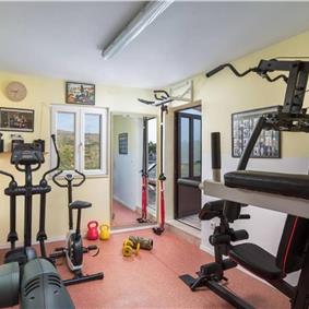 6 bedroom villa with pool in Milna, Brac Island sleeps 11